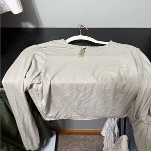 SKIMS Ribbed Long Sleeve Crop Top in Light Taupe